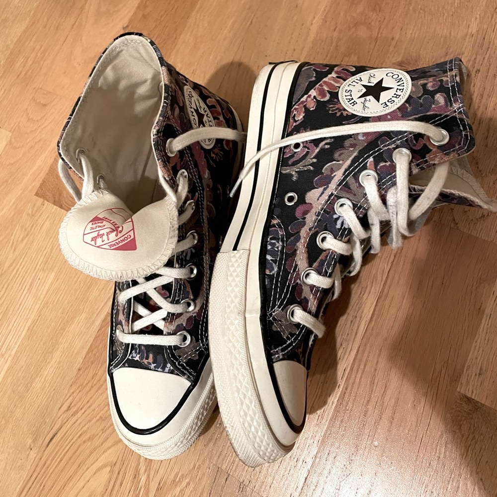 Printed special edition Converse
